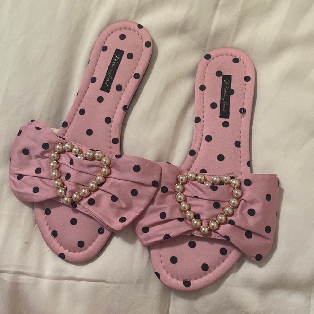 Victoria’s Secret polka dot slipper sandals